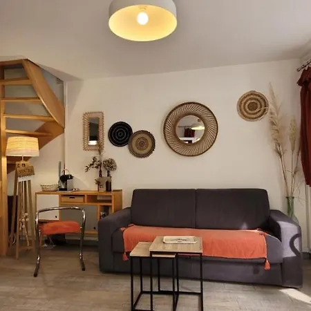 A 30 M Du Coeur De La Rue Des Bains Holiday home *