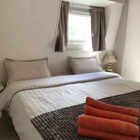 A 30 M Du Coeur De La Rue Des Bains Holiday home